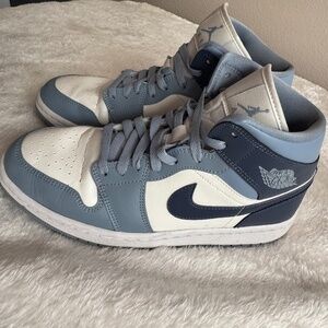 Air Jordan 1 Mid Ice Blue White Navy Size 9.5